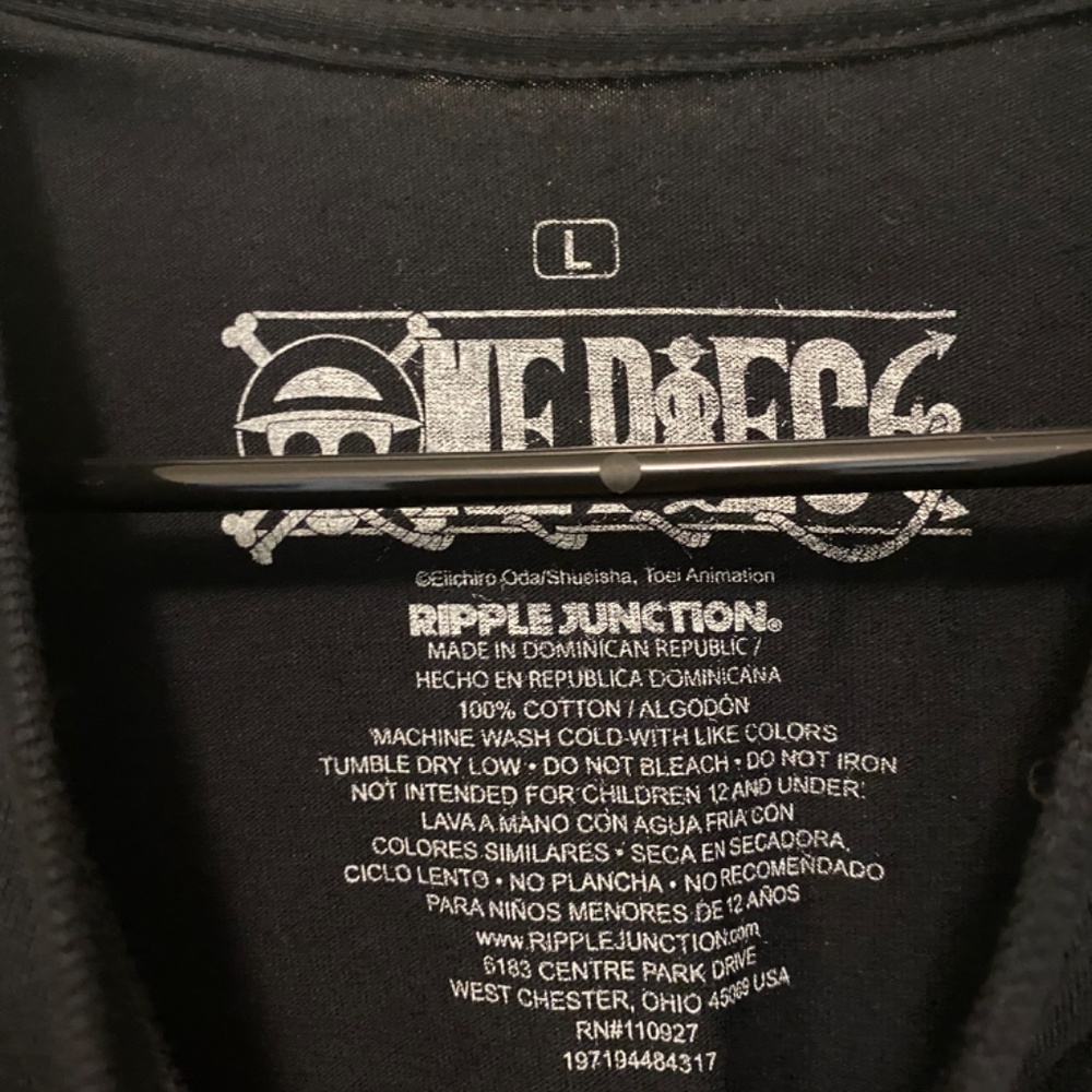One Piece Black Graphic Tee Shirt Large - Picture 2 of 4